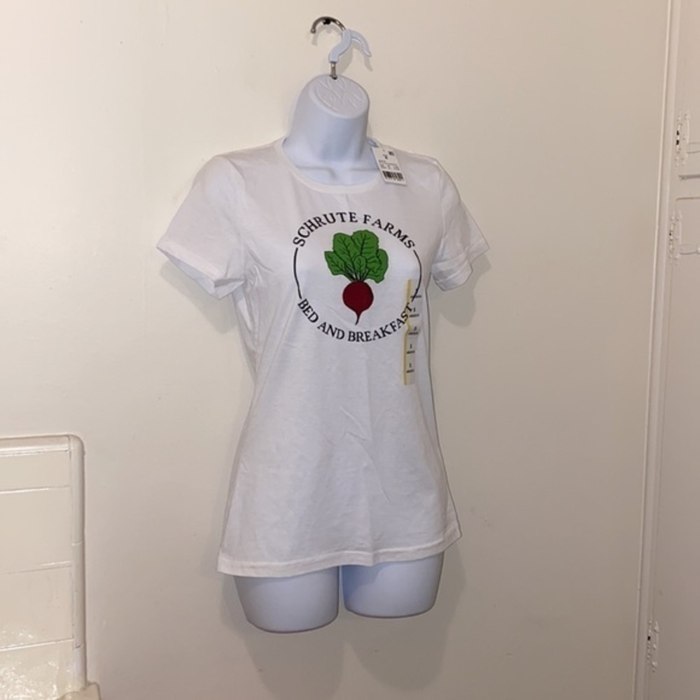 BNWT The Office Schrute Farms Bed & Breakfast Tee - Picture 4 of 9